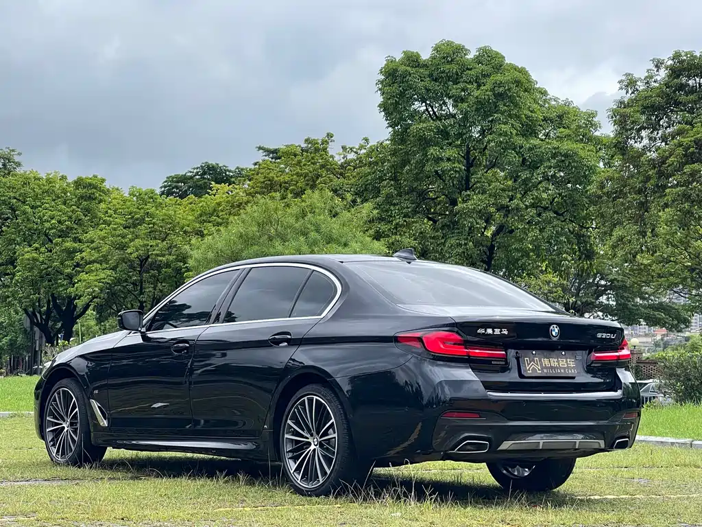 BMW 5 Series 2023 530Li Leading M Sports Package купить на сайте DeffCars