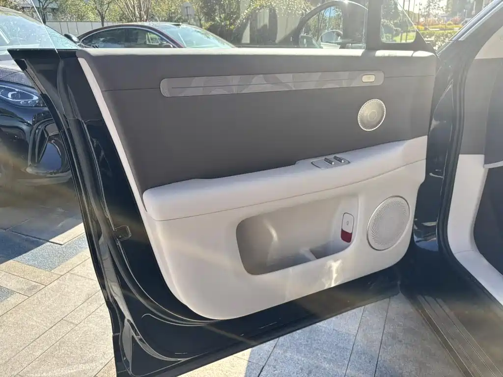 Zhiji LS6 2026 extended range 66 Max+ купить на сайте DeffCars