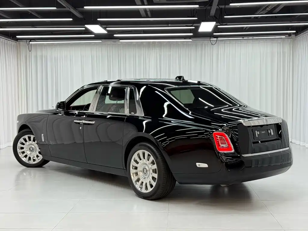 Phantom 2018 6.7T standard wheelbase version купить на сайте DeffCars