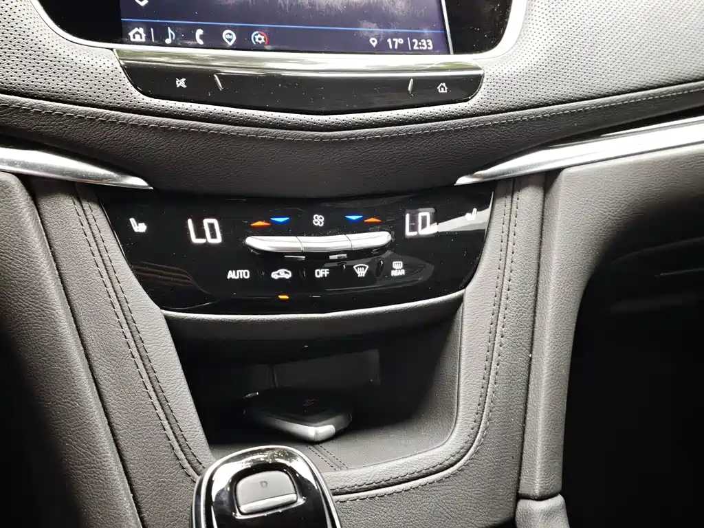 Cadillac XT6 2022 2.0T six-seat four-wheel drive stylish model купить на сайте DeffCars