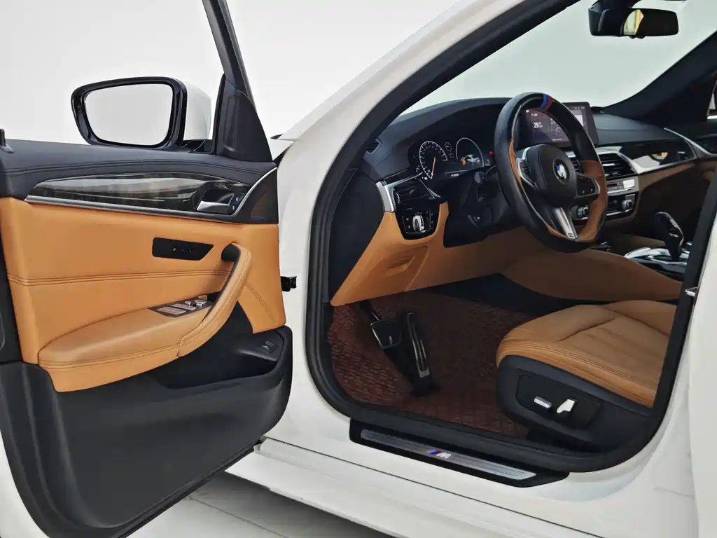 BMW 5 Series 2019 530Li Leading M Sports Package купить на сайте DeffCars