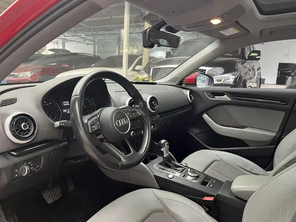 Audi A3 2018 30th Anniversary Limousine 35 TFSI Fashion купить на сайте DeffCars