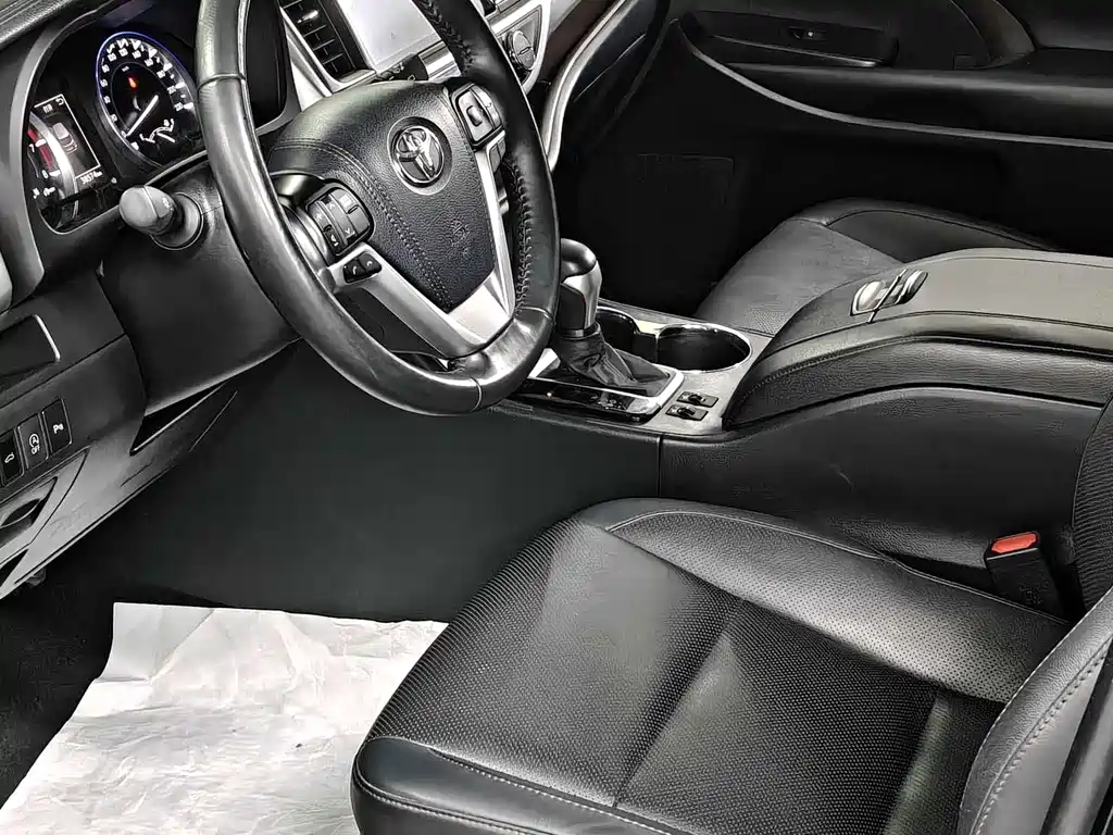 Highlander 2021 2.0T two-wheel drive luxury version 7 seats купить на сайте DeffCars