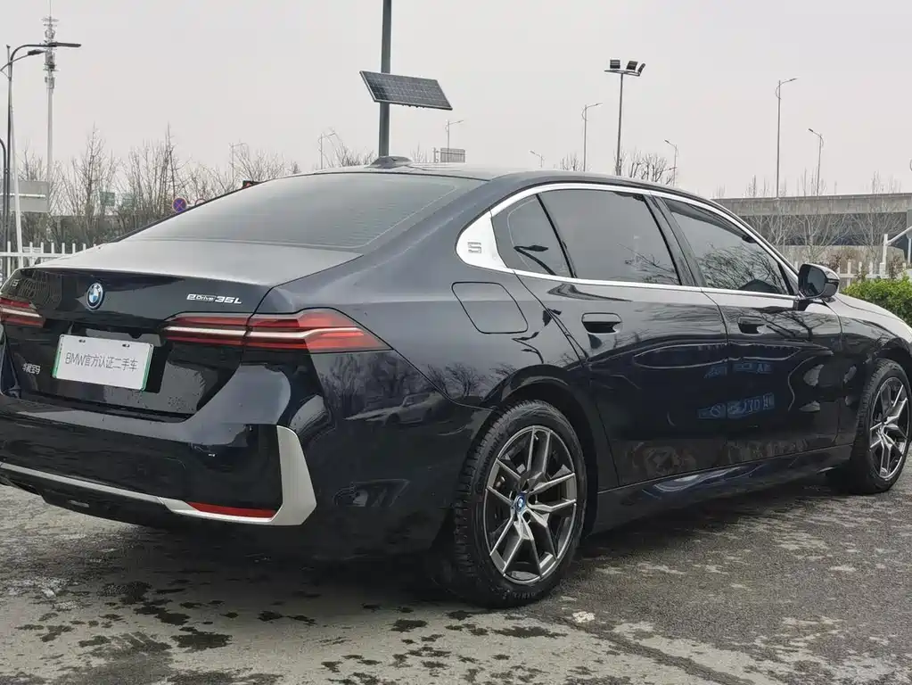 BMW i5 2024 eDrive 35L Luxury Package купить на сайте DeffCars