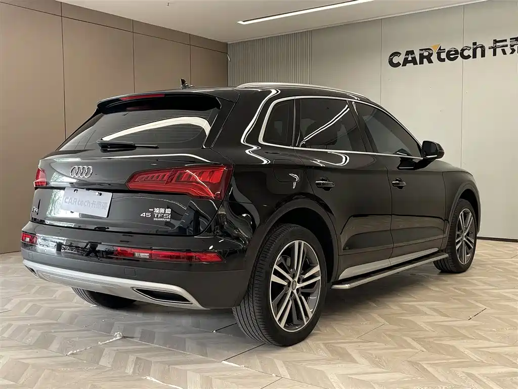 Audi Q5L 2020 45 TFSI exclusive and elegant model купить на сайте DeffCars
