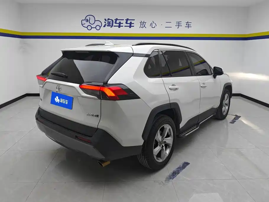 RAV4 2020 2.0L CVT 2WD Fashion Edition купить на сайте DeffCars