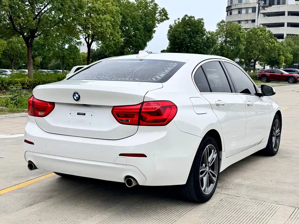 BMW 1 Series 2020 120i Fashion купить на сайте DeffCars