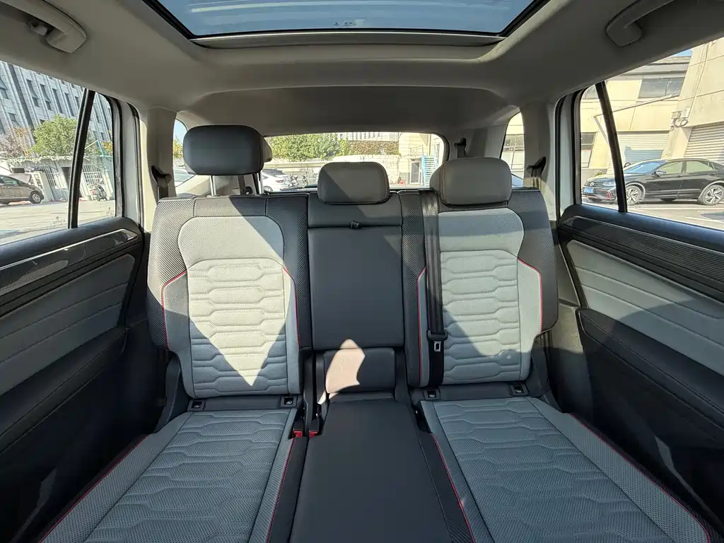 Tiguan L 2022 380TSI automatic four-wheel drive R-Line flagship version 7 seats купить на сайте DeffCars
