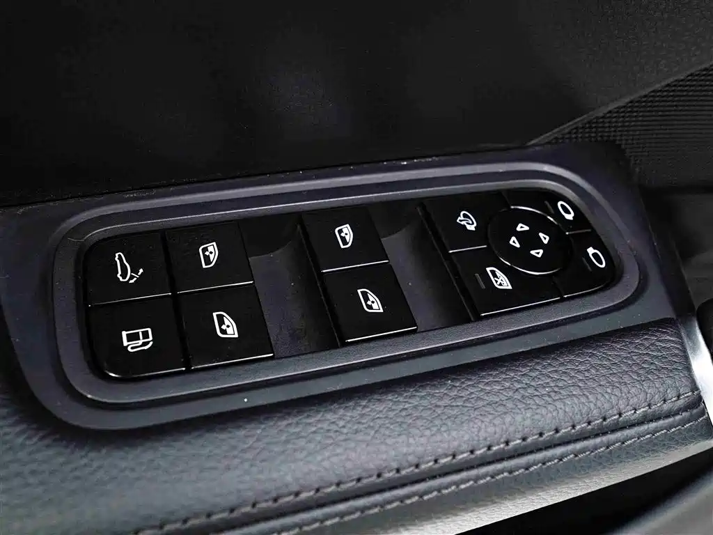 Cayenne New Energy 2019 Cayenne E-Hybrid 2.0T купить на сайте DeffCars