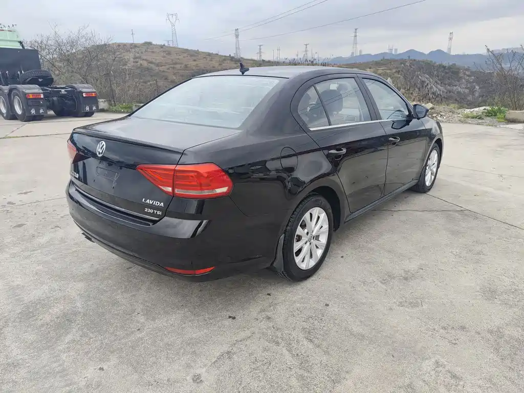 Lavida 2015 230TSI DSG Comfort Edition купить на сайте DeffCars