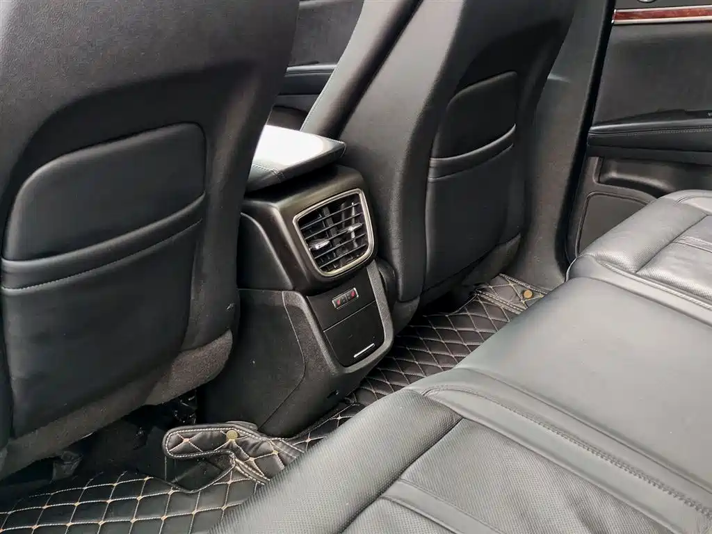 Voyager imported 2019 2.7T four-wheel drive premium version, National VI купить на сайте DeffCars