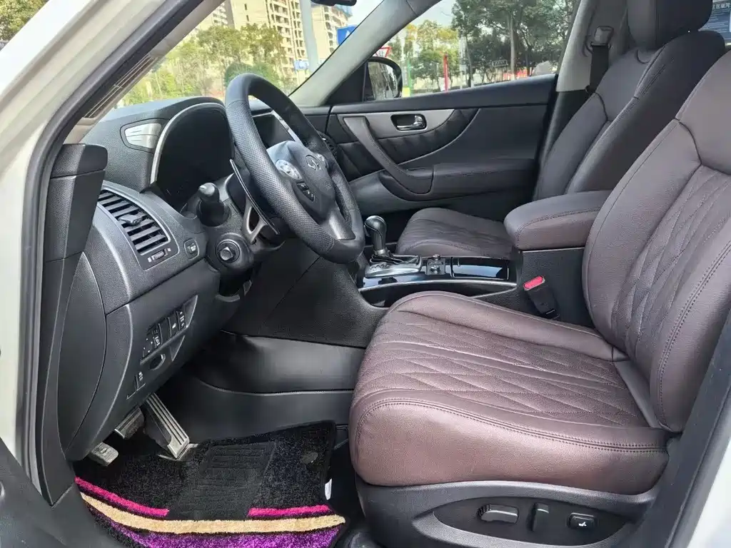 Infiniti QX70 2013 3.7L Standard Edition купить на сайте DeffCars