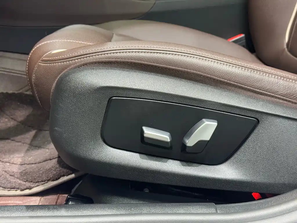 BMW 5 Series 2021 530Li Leading M Sports Package купить на сайте DeffCars