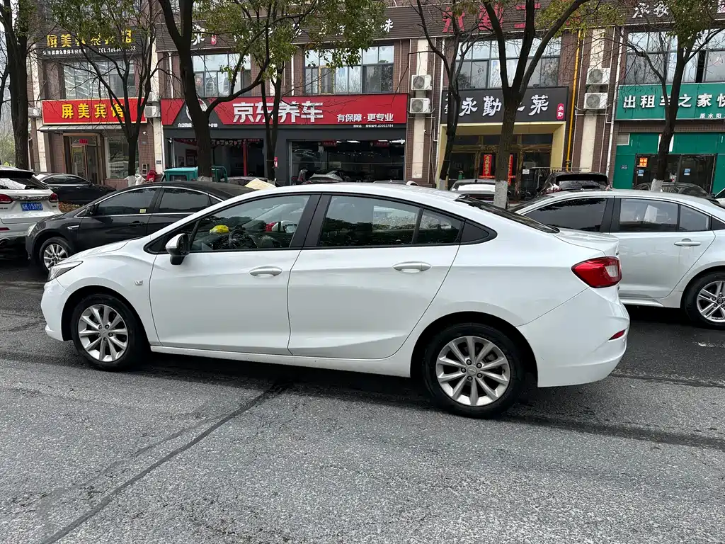 Cruze 2018 320 Automatic Pioneer Sunroof Edition купить на сайте DeffCars