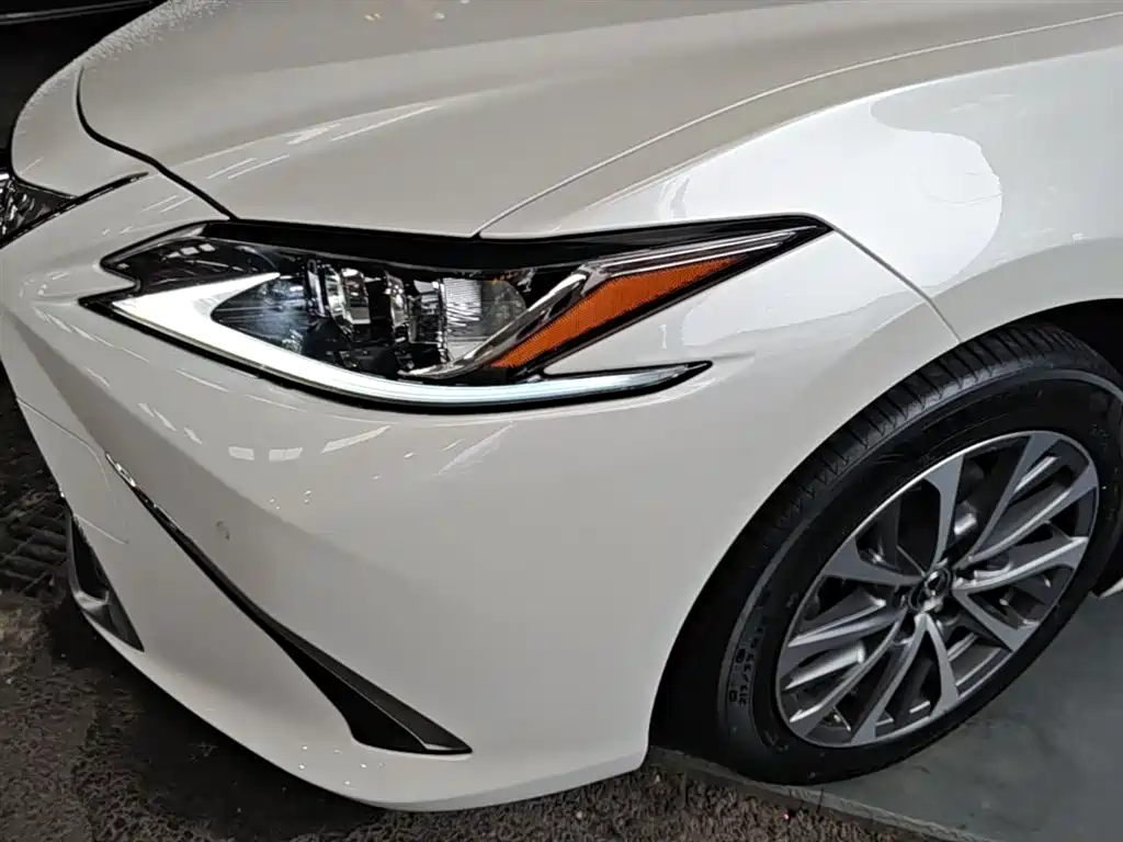 Lexus ES 2021 200 Excellence Edition купить на сайте DeffCars