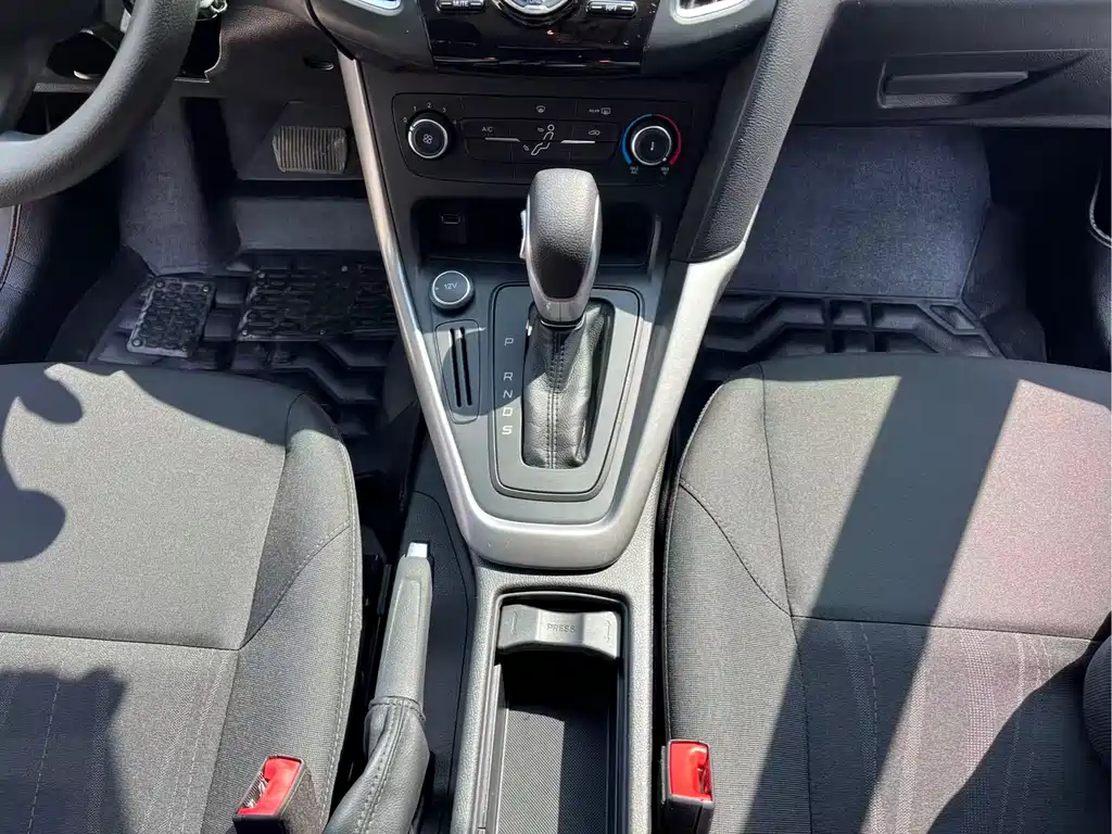 Focus 2018 hatchback classic 1.6L automatic comfort smart mobility version купить на сайте DeffCars
