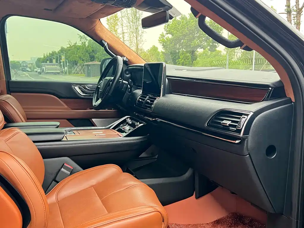 Navigator 2019 3.5T Honor Edition National VI купить на сайте DeffCars