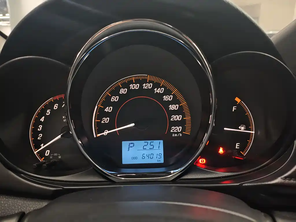 YARiS L 2021 1.5L CVT leading version купить на сайте DeffCars