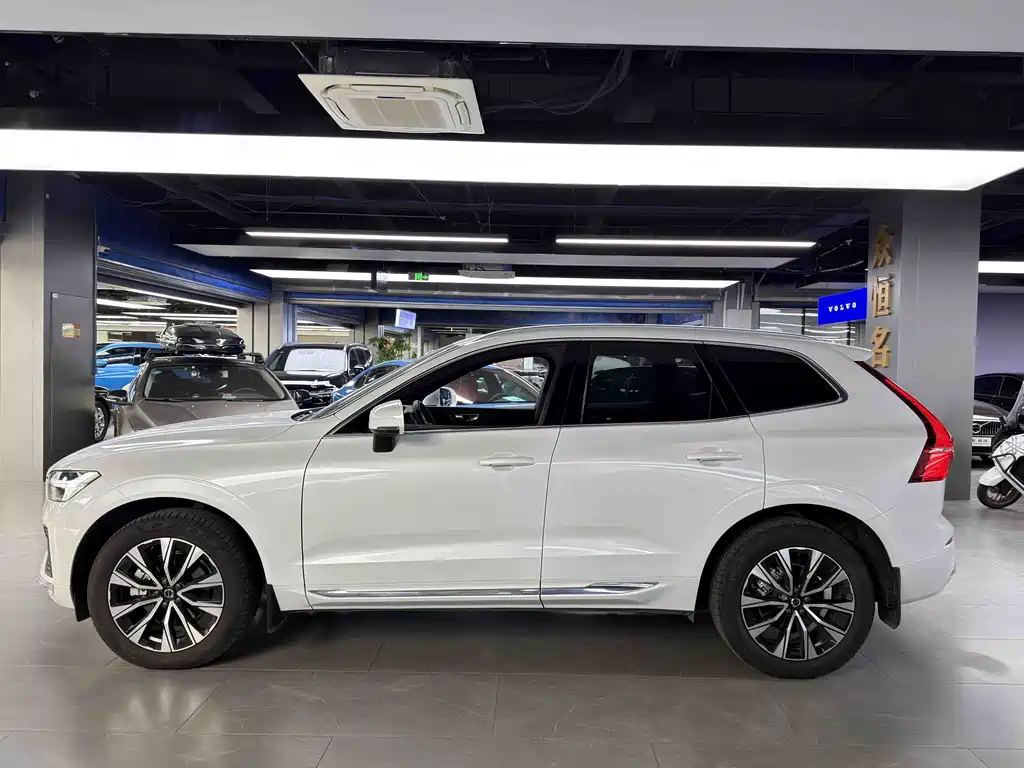 Volvo XC60 2024 B5 four-wheel drive Zhiyuan Deluxe Edition купить на сайте DeffCars