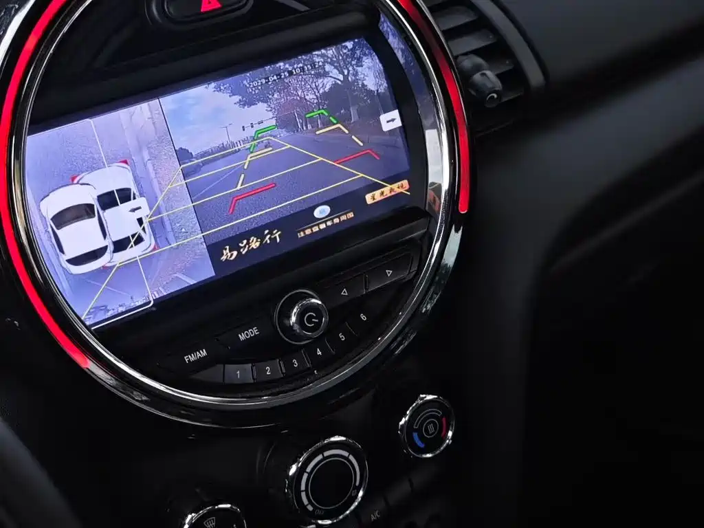 MINI 2016 1.2T ONE Avant-Garde купить на сайте DeffCars