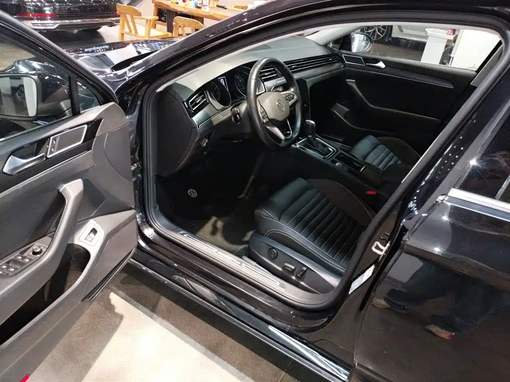 Magotan 2020 330TSI DSG leading model купить на сайте DeffCars