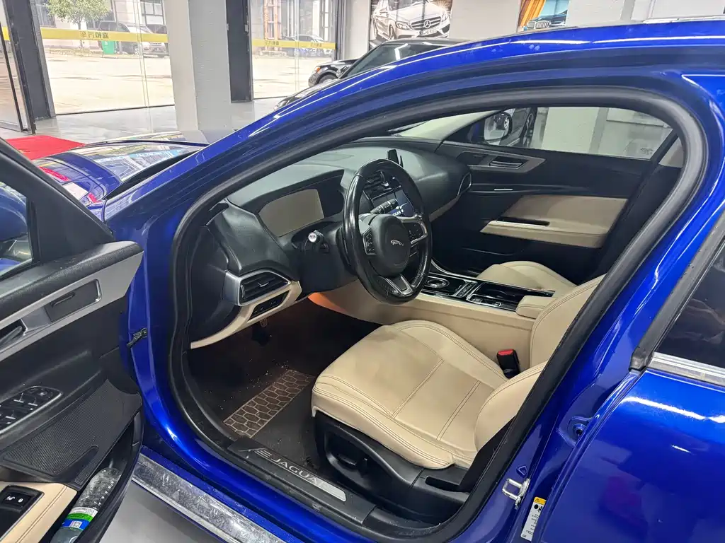 Jaguar XEL 2018 2.0T 200PS Exclusive Edition купить на сайте DeffCars