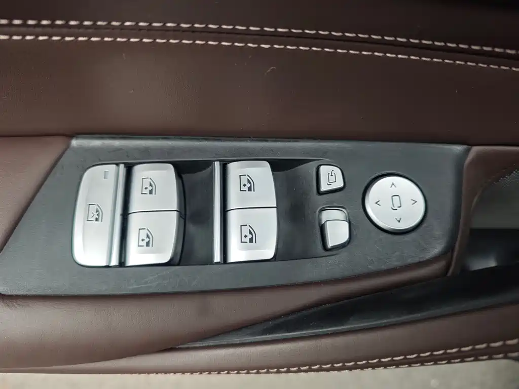 BMW 5 Series 2018 facelift 530Li leading model luxury package купить на сайте DeffCars