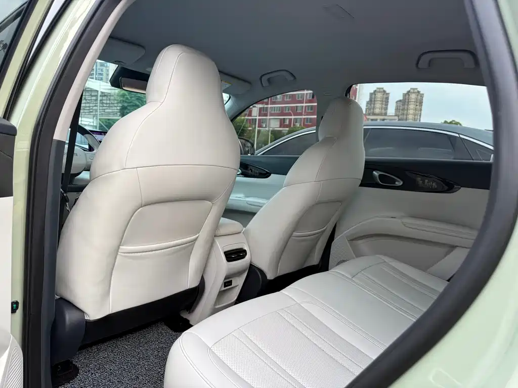 Star Wishes 2025 UP 410km Discovery+ Edition купить на сайте DeffCars