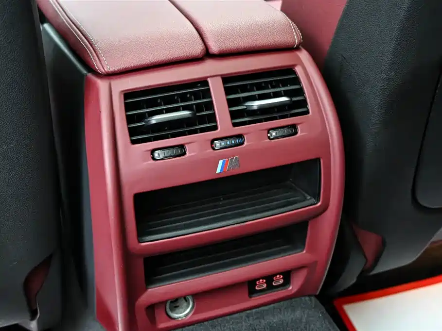 BMW 5 Series 2023 530Li Leading M Sports Package купить на сайте DeffCars