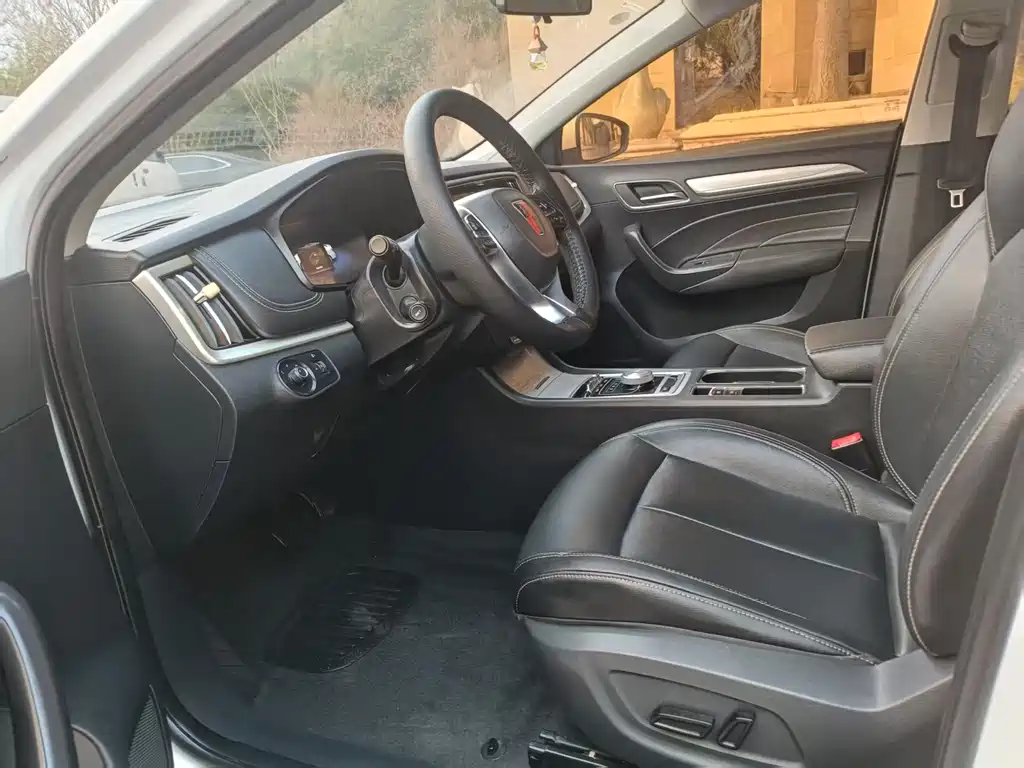 Roewe i6 New Energy 2017 45T Hybrid Internet Smart Edition купить на сайте DeffCars