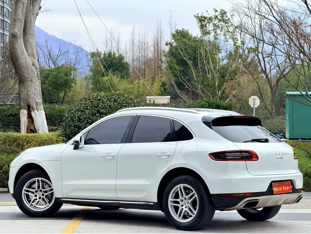 Macan 2017 Macan 2.0T купить на сайте DeffCars