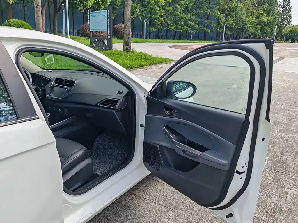 Escort 2017 facelift 1.5L automatic comfort model купить на сайте DeffCars