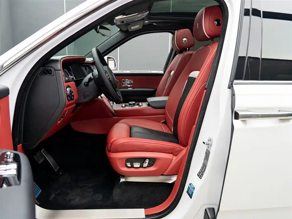 Cullinan 2018 five-seater version купить на сайте DeffCars