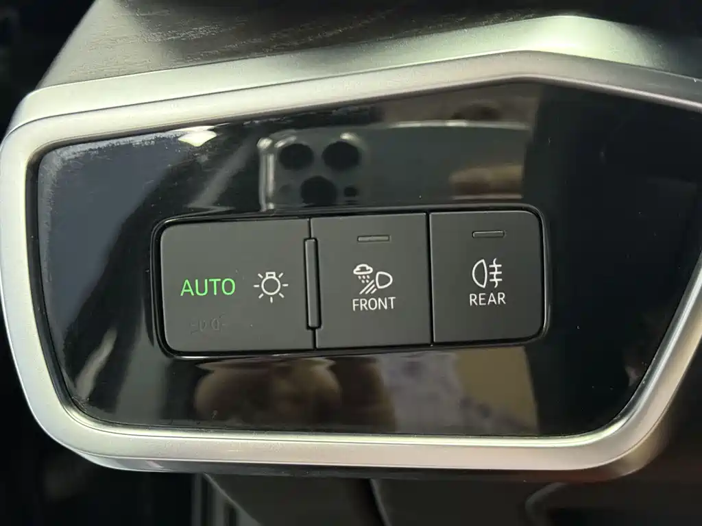 Audi A6L 2019 45 TFSI quattro exclusive and elegant model купить на сайте DeffCars