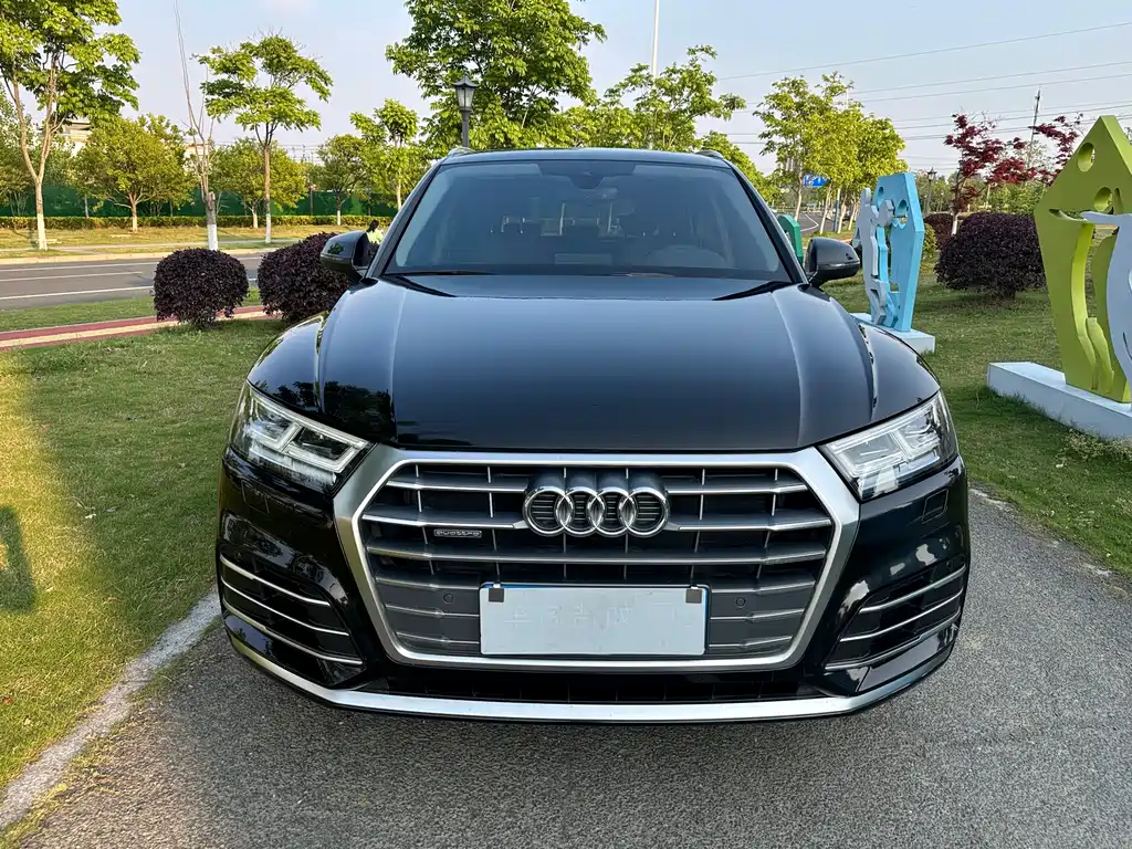 Audi Q5L 2020 facelift 40 TFSI enjoys fashionable style купить на сайте DeffCars