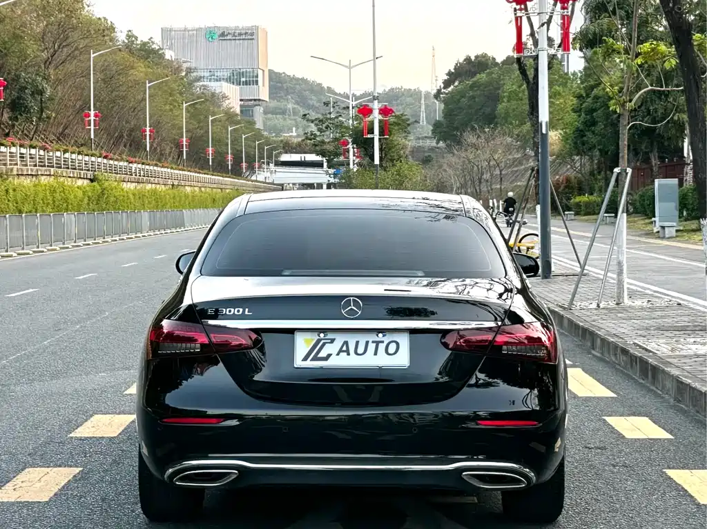 Mercedes-Benz E-Class 2022 E 300 L Luxury Model купить на сайте DeffCars