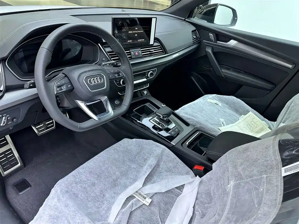 Audi Q5L 2024 40 TFSI luxury and dynamic model купить на сайте DeffCars