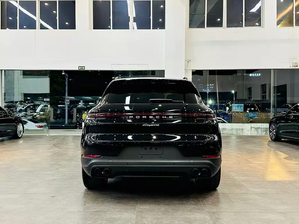 Cayenne New Energy 2024 Cayenne E-Hybrid 2.0T купить на сайте DeffCars