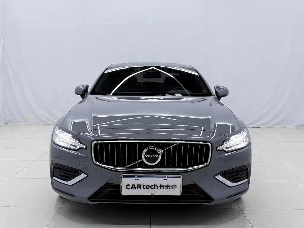 Volvo S60 2023 B4 Zhiyi Luxury Edition купить на сайте DeffCars