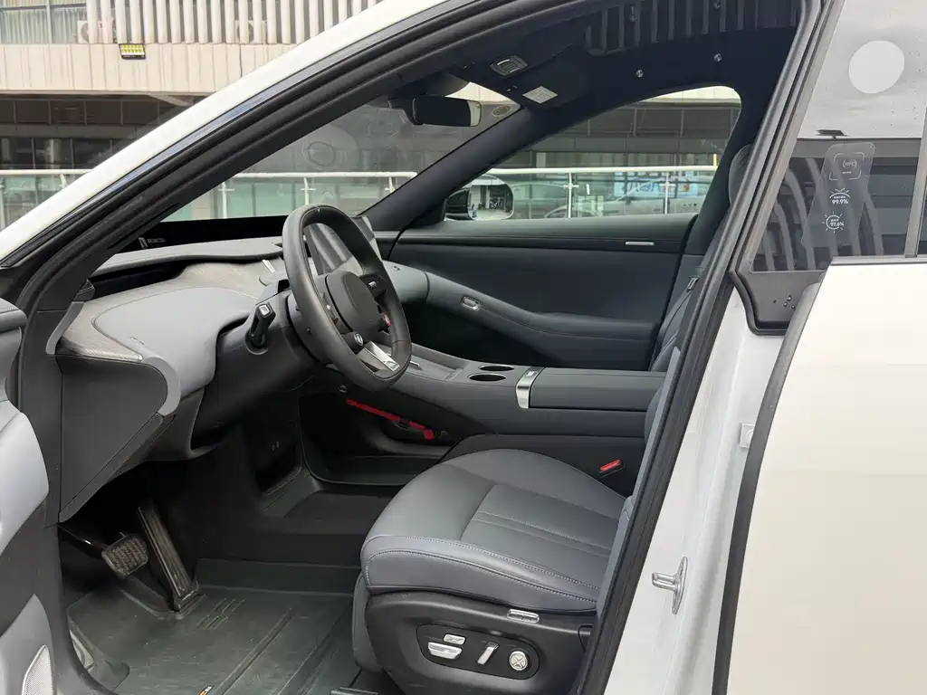 YU7 2025 Rear Drive Long Range Edition купить на сайте DeffCars