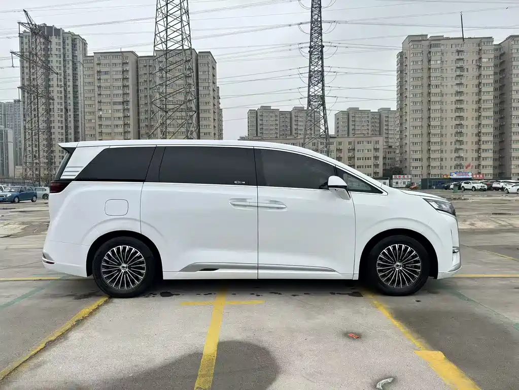 Denza D9 2022 DM-i 970 four-wheel drive premium model купить на сайте DeffCars