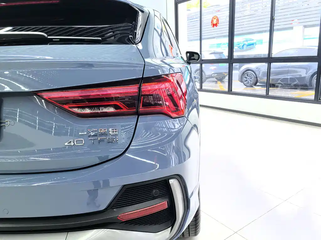 Audi Q3 Sportback 2022 40 TFSI RS Kit Burning Speed ​​Type купить на сайте DeffCars