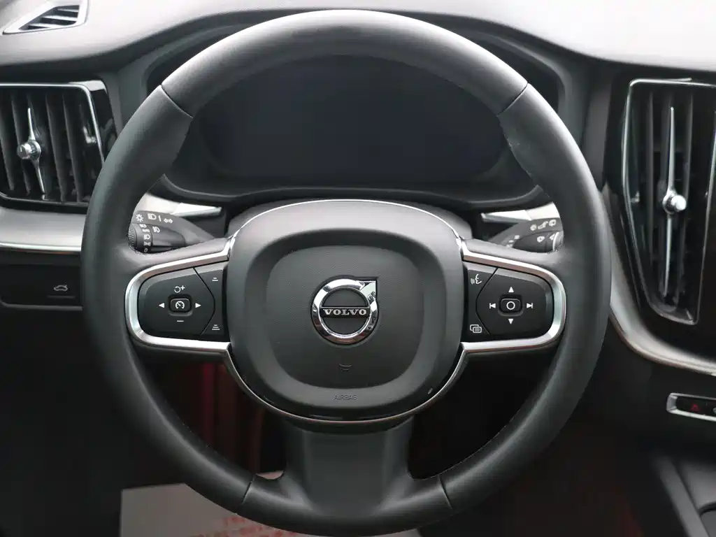 Volvo XC60 2024 B5 four-wheel drive Zhiyi Luxury Edition купить на сайте DeffCars