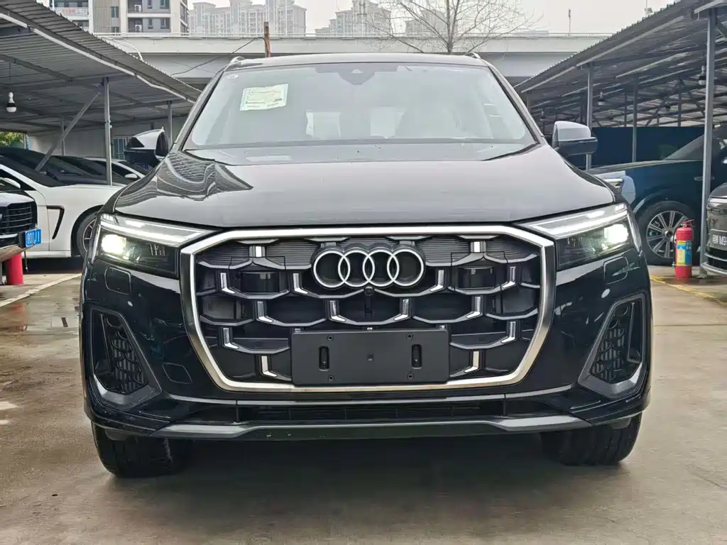 Audi Q7 2025 55 TFSI quattro S line sports купить на сайте DeffCars