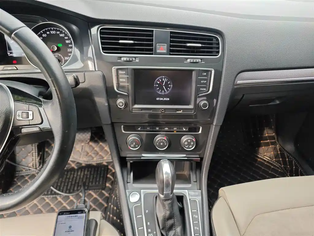 Golf 2017 230TSI automatic luxury millionth commemorative edition купить на сайте DeffCars