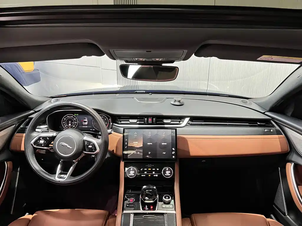 Jaguar XFL 2022 XFL 2.0T P250 two-wheel drive elite sports version купить на сайте DeffCars
