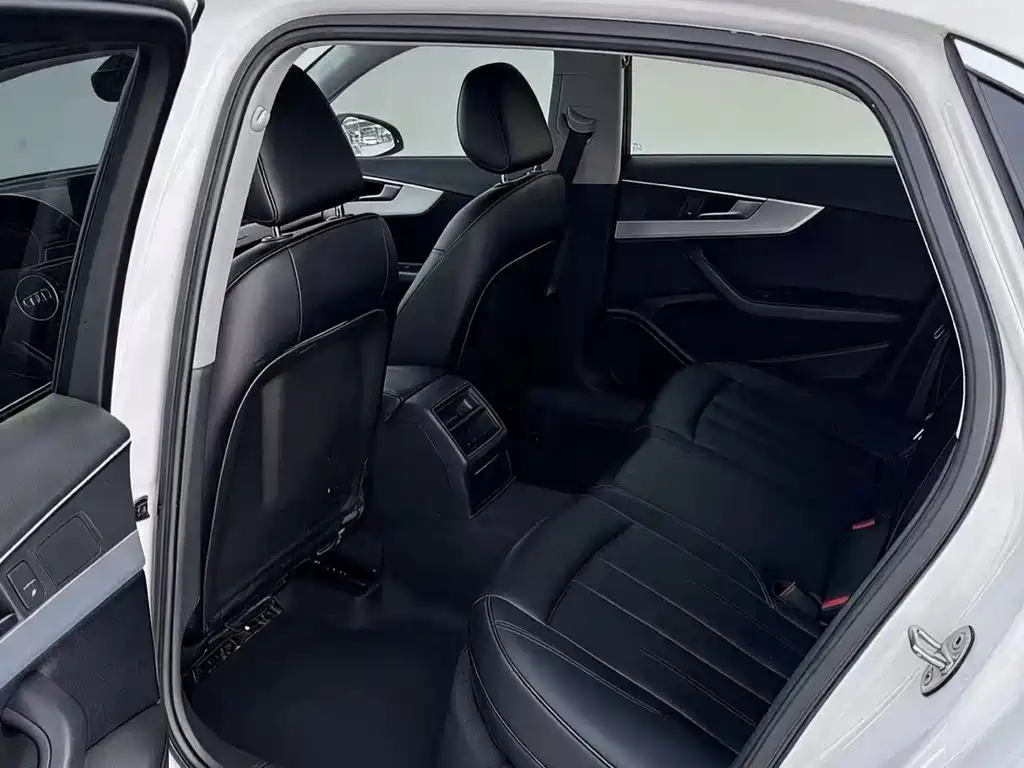 Audi A4L 2019 40 TFSI Enterprising National VI купить на сайте DeffCars