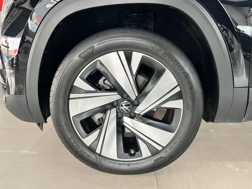 Touron 2023 380TSI four-wheel drive luxury version купить на сайте DeffCars