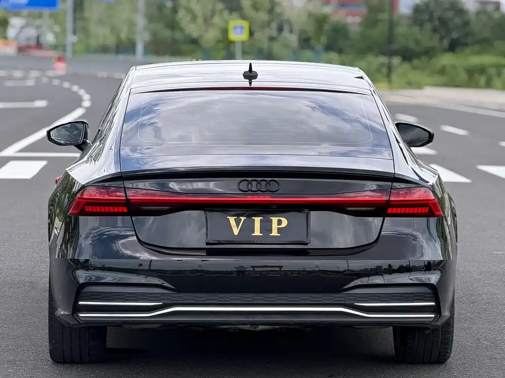 Audi A7 2023 45 TFSI Premium Selection купить на сайте DeffCars