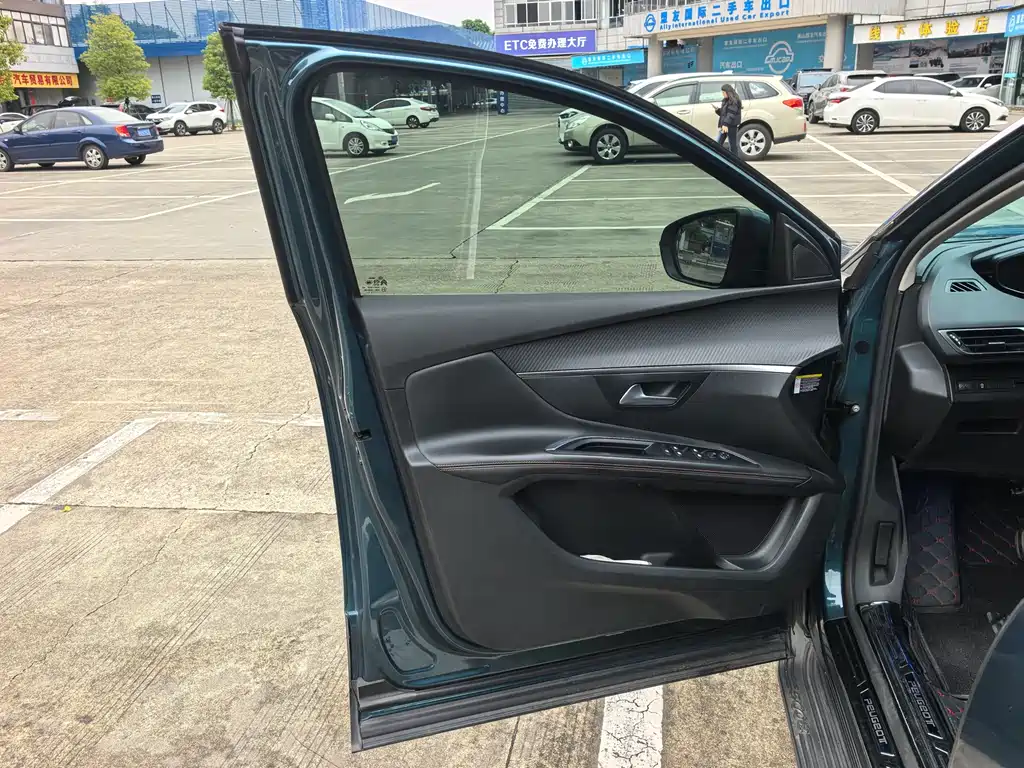 Peugeot 5008 2019 350THP 5-seater elite version купить на сайте DeffCars
